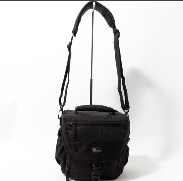 Lowepro Nova 170 AW ブラック カメラバッグ