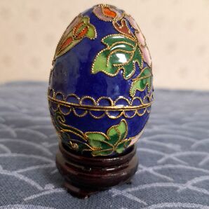 七宝焼 卵型 小物入れ 青色 花柄 金属 木製 台座付き