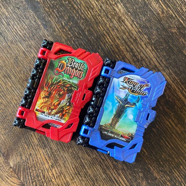 【仮面ライダーセイバー】DXブレイブドラゴン&DXキングアーサーライドブックセット