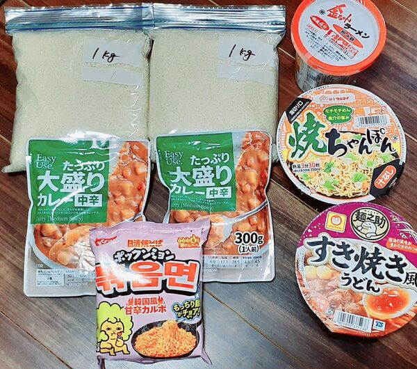 食品まとめ売り ご飯、カレー、ラーメン等