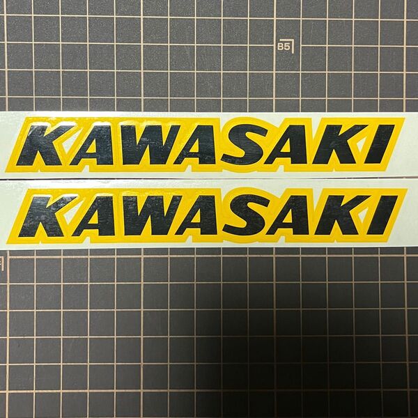 Kawasaki カワサキ カッティングステッカー 旧車 重ね貼り【黒、黄色】2枚セット