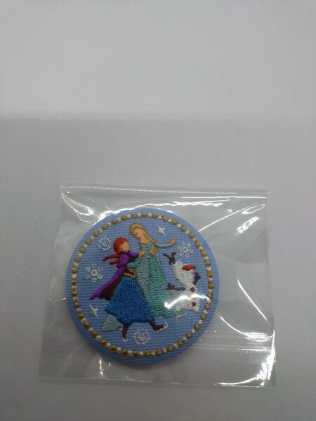 ディズニーキャラクターズ 刺繍缶バッジ《15.アナと雪の女王》