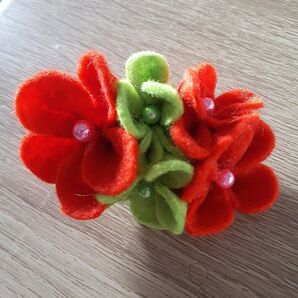 ハンドメイド フェルト花 コサージュ ブローチ ks50