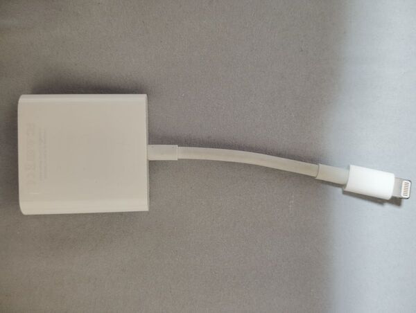 Apple純正 Lightning カメラアダプタ Digital AVアダプタ アップル Apple Lightning