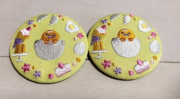 サンリオ 刺繍缶バッジ ぐでたま 2個