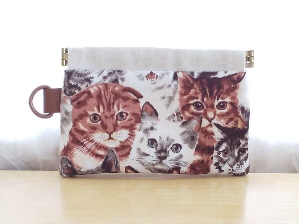 猫柄バネポーチ カード 小物入れ ハンドメイド ねこ