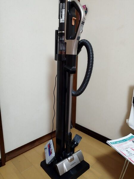 HITACHI スティッククリーナー PV-BH900J (2022年製)