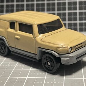 トミカ トヨタ FJクルーザー カスタムペイント