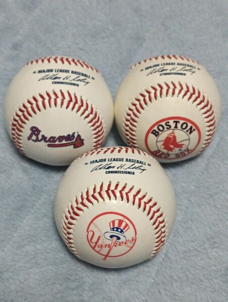 MLB 球団ロゴ入り公式球3個セット(ヤンキース、レッドソックス、ブレーブス)