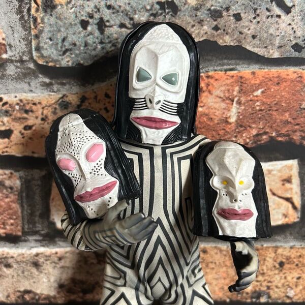 レア ウルトラマン 怪獣 ダダ 三面怪人 RAH メディコムトイ リアルアクションヒーローズ フィギュア ソフビ 昭和