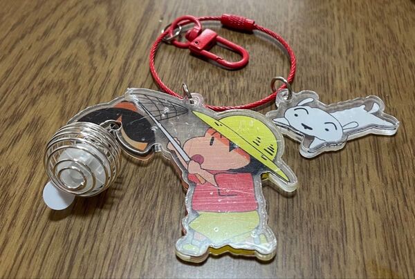 クレヨンしんちゃんキーホルダーライト付き