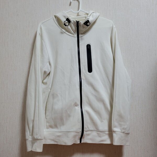 GU 白のジップアップパーカー M
