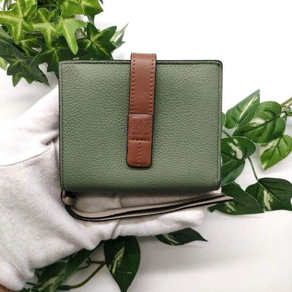 ロエベ 折り財布 コンパクトジップウォレット グリーン アナグラム LOEWE