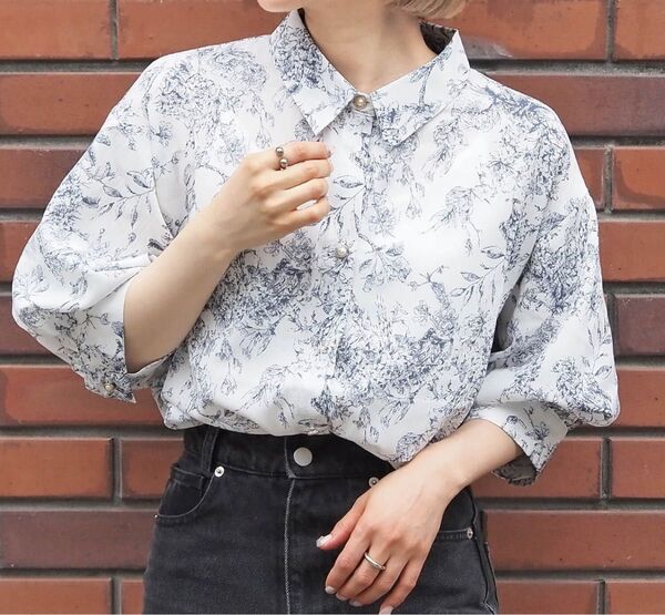 tiptop いろいろボタンボリューム袖ブラウス 花柄 シャツ 白 チェック