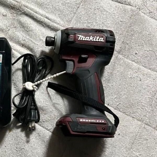 TD171D makita 充電式インパクトドライバー レッド 18v