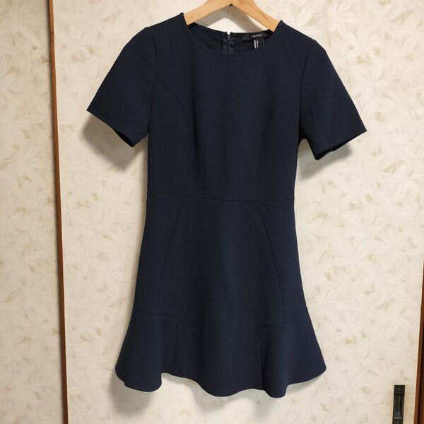 美品 FOREVER 21 ネイビー フレアミニワンピース S フォーエバー21