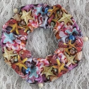 ハンドメイド ヘアゴム 貝殻ヒトデ柄 パールビーズ 海プリントのシュシュ