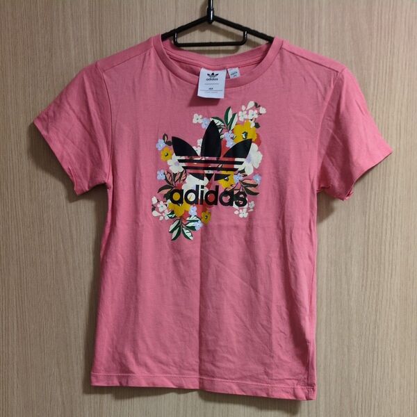 adidas Tシャツ ピンク 花柄 140