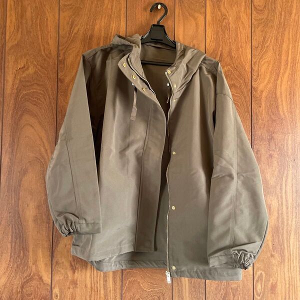 新品マウンテンパーカーL
