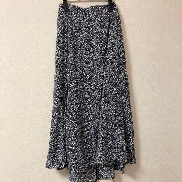 新品 moment+ 花柄 ロングスカート スカート 小花柄