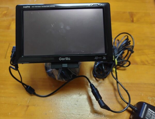 カーナビ gorilla SANYO 09年製 パーキングコード有り