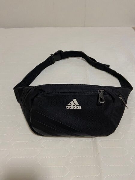 adidas ウエストポーチ ブラック