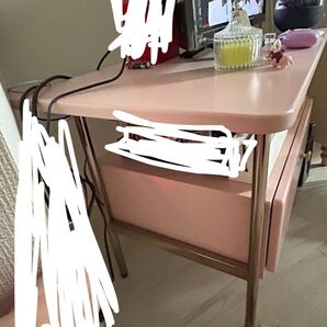 ピンク センターテーブル ゴールド脚