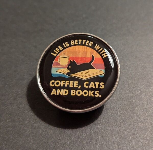 LIFE IS BETTER WITH COFFEE,CATS AND BOOKS. ピンバッジ N35-17 猫 ねこ