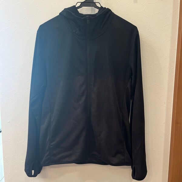UNIQLO uvパーカー