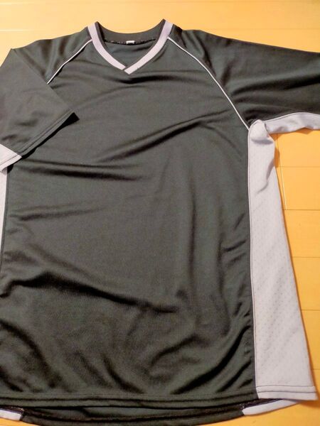 ユニクロ メンズM VネックTシャツ 切り替え スポーツ トレーニングウェア
