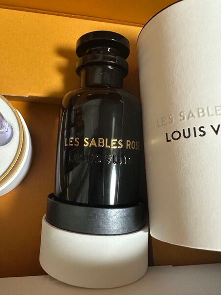 ルイヴィトンLOUISVUITTON レサーブルローズ LOUIS VUITTON