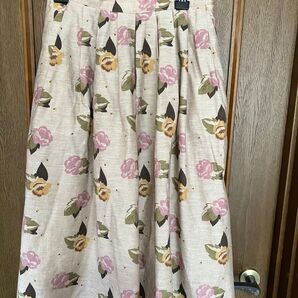 ルイジョーネ花柄スカート ベージュ ピンク 黄色 ミモレ丈 W64cm 丈68cm(素人採寸)