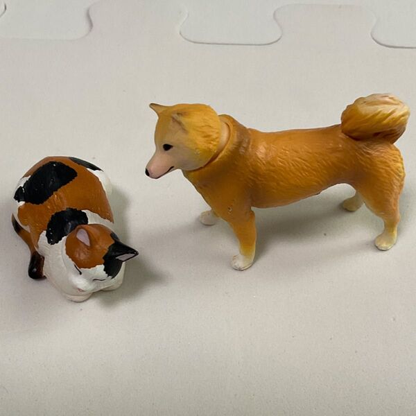 アニア 柴犬と猫のフィギュア 2個セット