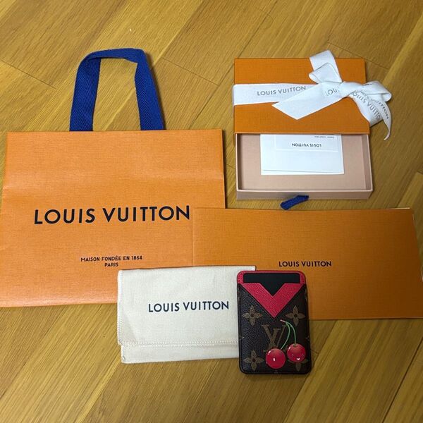限定品 Louis Vuitton 村上隆チェリーカードケース ポルトカルトマグネット