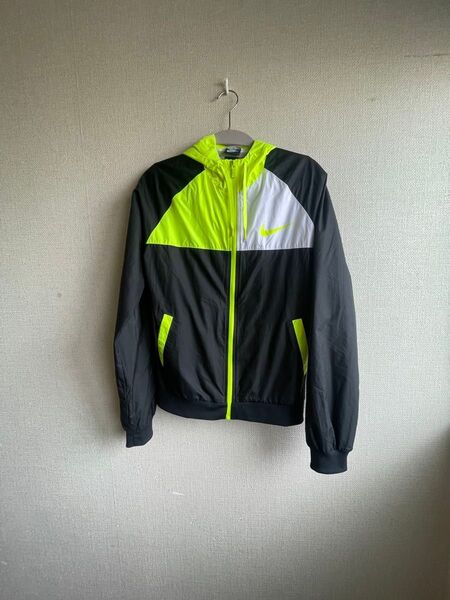 NIKE フード付きナイロンジャケットレディース L