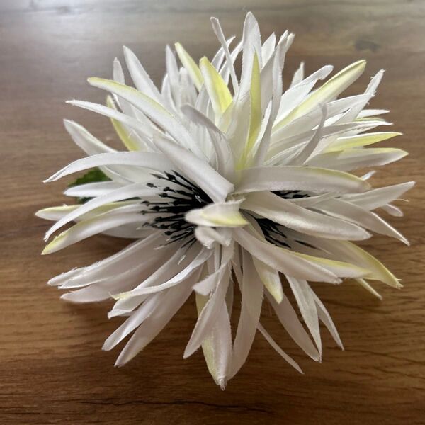 フラダンス 白と黄色の造花 ヘアアクセサリー 髪飾り