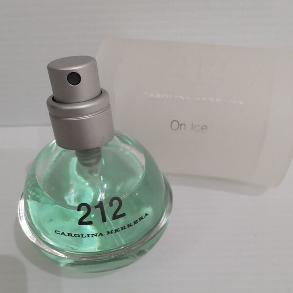 キャロライナヘレラ 212 on ice オンアイス オードトワレ 30ml