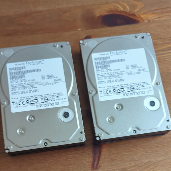 【RAID構築に】HITACHI Deskstar 320GB SATA HDD 同型2個