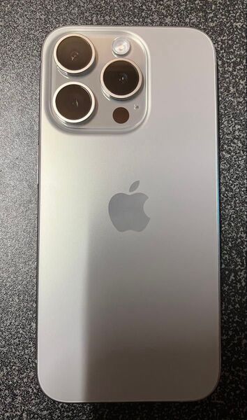 iPhone 15 Pro 128GB 海外版 SIMフリー ケース付き