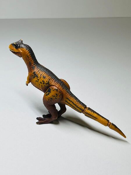 廃盤 カルノタウルス 初期バージョン ジュラシックワールド