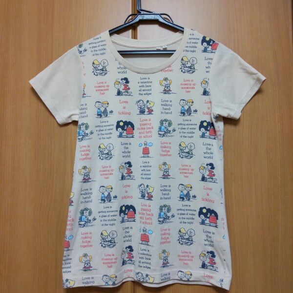 ユニクロ UT PEANUTS スヌーピー Tシャツ ベージュ