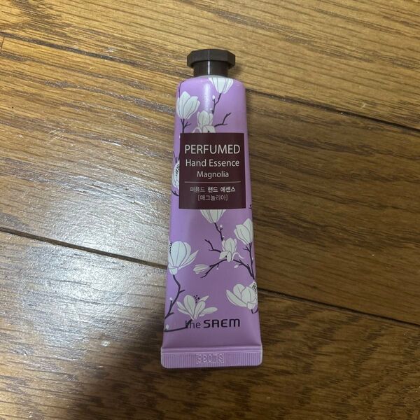 the SAEM Perfumed Hand Essence Magnolia ハンドクリーム