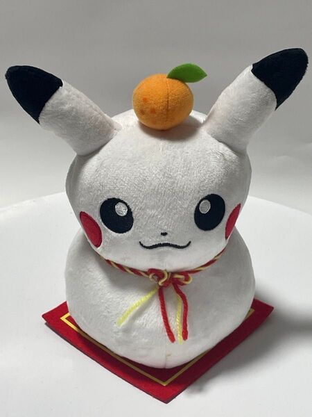【新品未使用・希少】2015年 ポケモンセンター限定 お正月 ピカチュウ ぬいぐるみ みかん付き