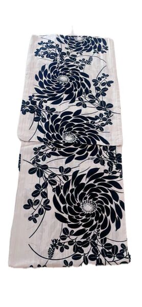 新入荷 人気 菊柄 綿 米色地に黒 和柄 夏浴衣