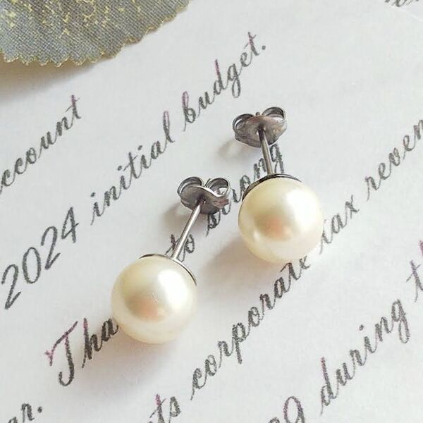 パールピアス8㎜玉1粒★金属アレルギーの起こりにくいチタンポスト★