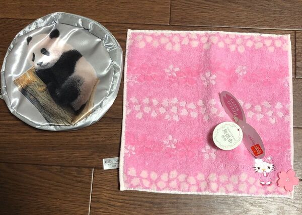 ハローキティ タオルハンカチとパンダ柄丸ポーチ