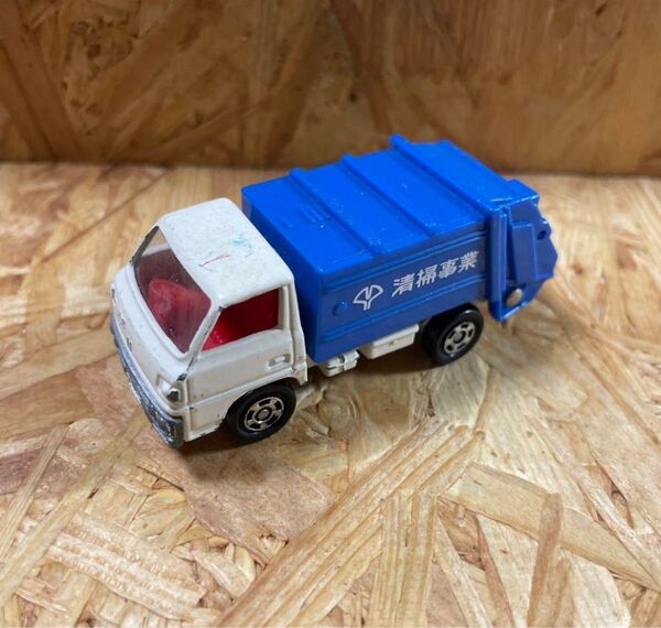 トミカ 三菱キャンター ごみ収集車 ミニカー 202451