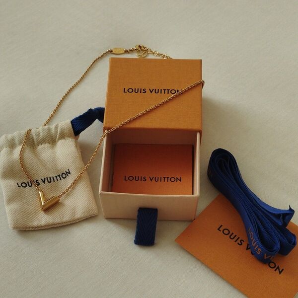 LOUISVUITTON ルイヴィトン エッセンシャルV ネックレス