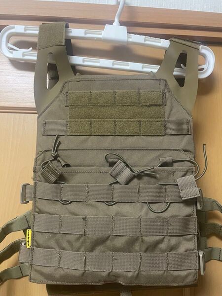 エマーソン プレートキャリア TAN