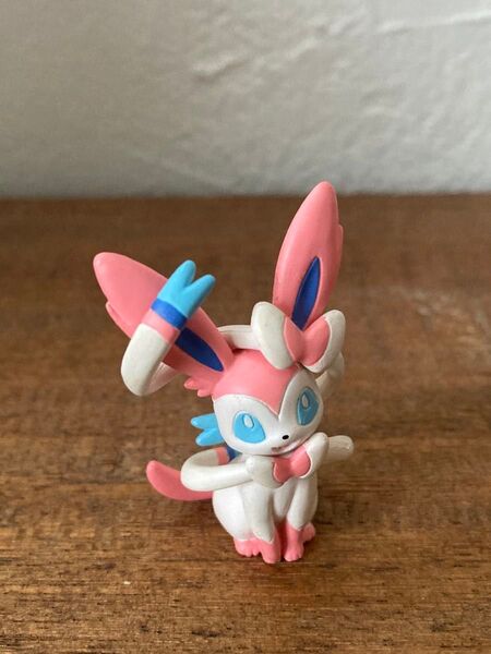ポケモン ニンフィア フィギュア